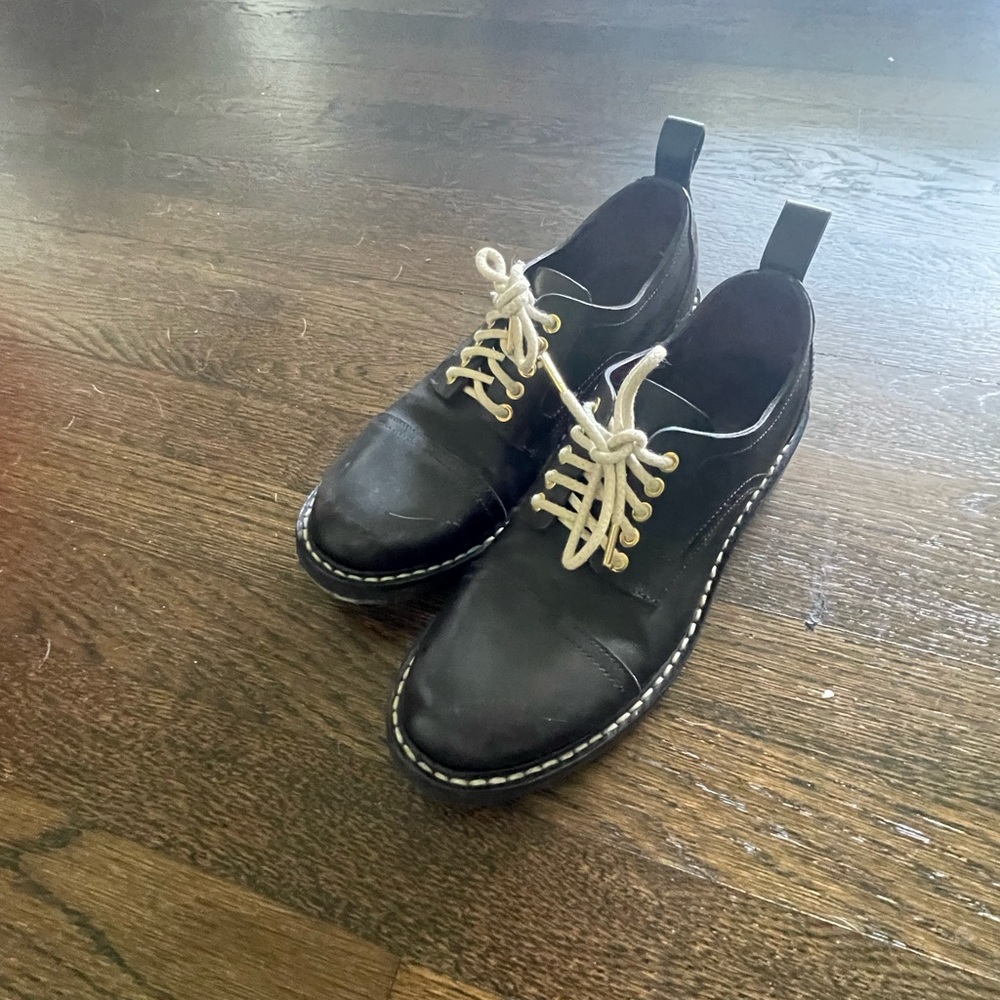 Black Rag & Bone womens dress shoes w/ white laces & white stitching